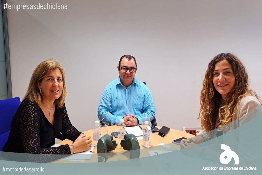 La Asociación ha mantenido un encuentro de trabajo con las responsables de la ONCE en la provincia de Cádiz.